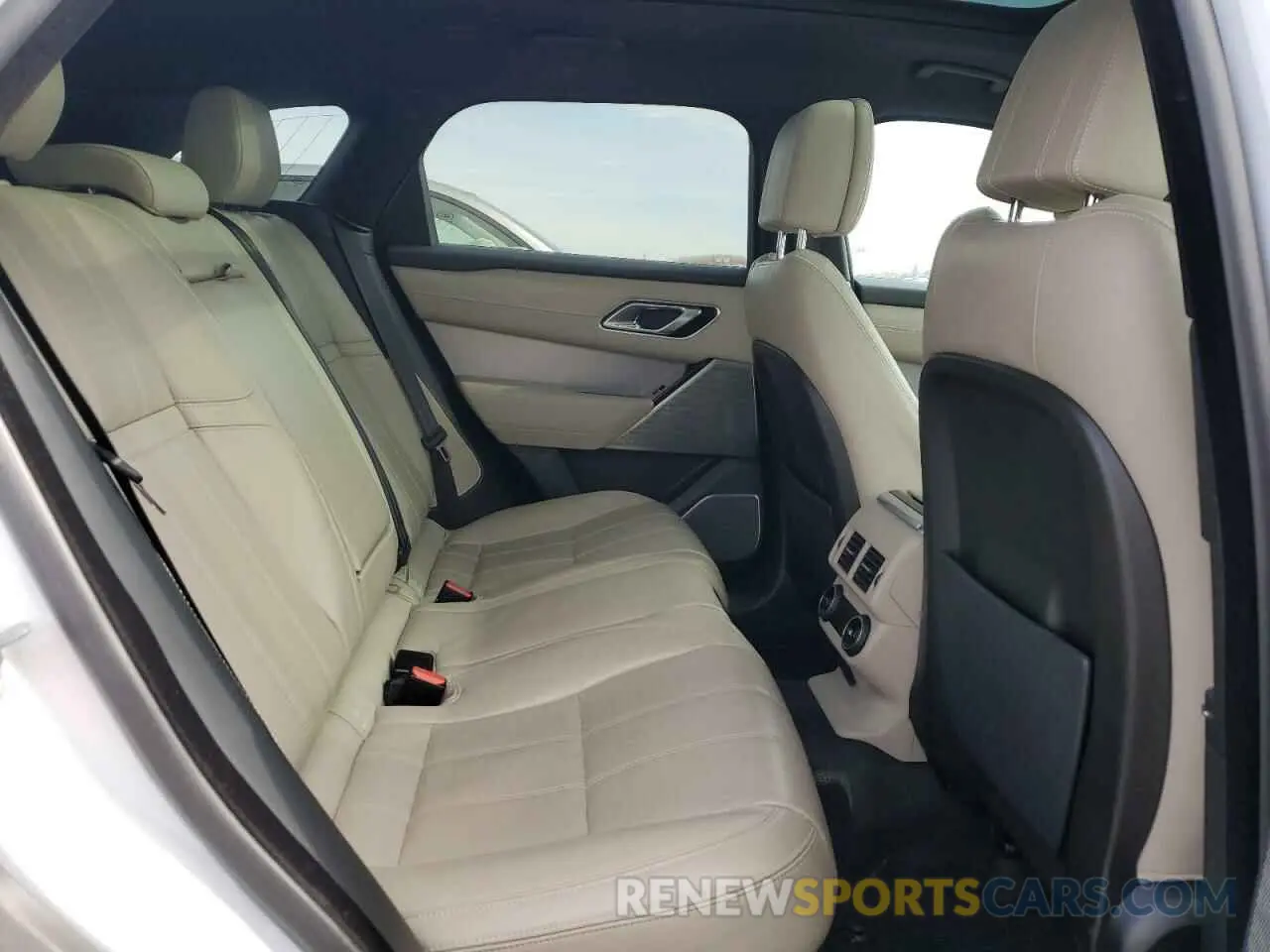 11 fotografías del automóvil dañado SALYM2FX1KA204724 LAND ROVER RANGEROVER 2019