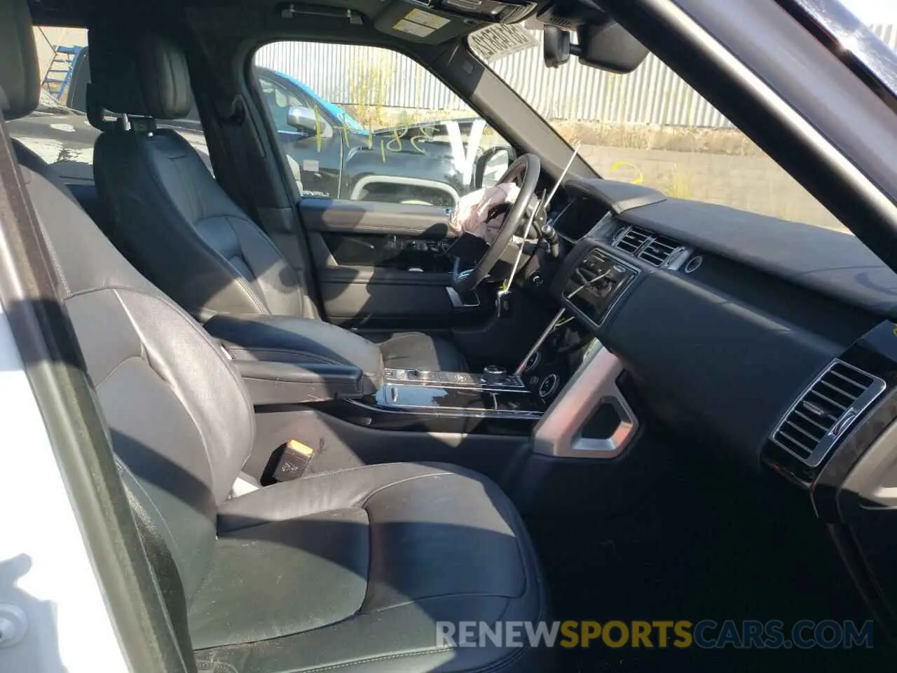 5 fotografías del automóvil dañado SALGR2SU7LA598756 LAND ROVER RANGEROVER 2020