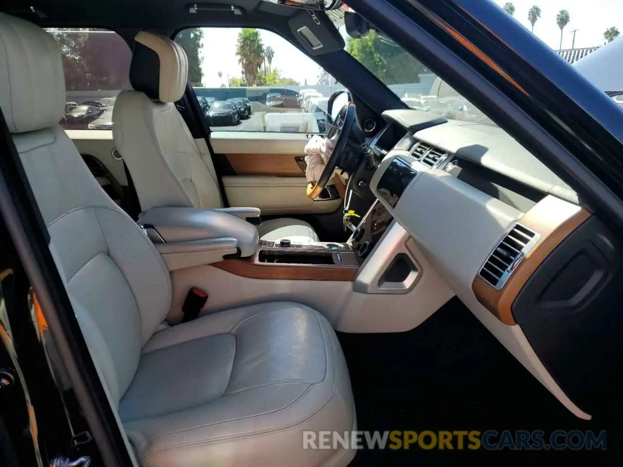 5 fotografías del automóvil dañado SALGS2RU6LA579741 LAND ROVER RANGEROVER 2020
