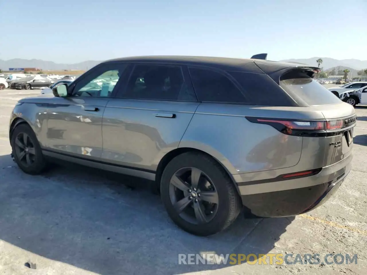 2 fotografías del automóvil dañado SALYK2EX9LA261844 LAND ROVER RANGEROVER 2020