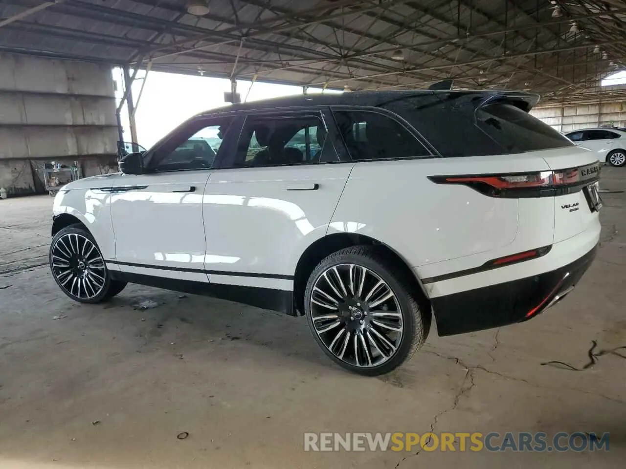 2 fotografías del automóvil dañado SALYK2FV1LA291014 LAND ROVER RANGEROVER 2020