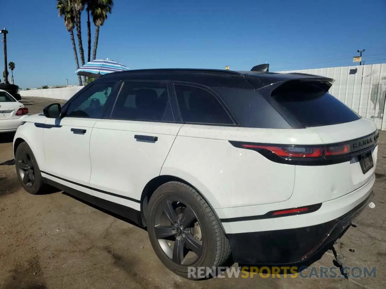 2 fotografías del automóvil dañado SALYK2FV4LA289306 LAND ROVER RANGEROVER 2020