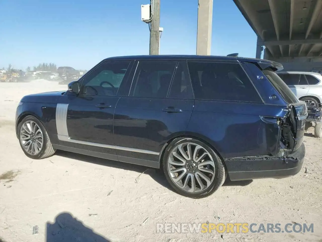 2 fotografías del automóvil dañado SALGS2RU1MA456866 LAND ROVER RANGEROVER 2021