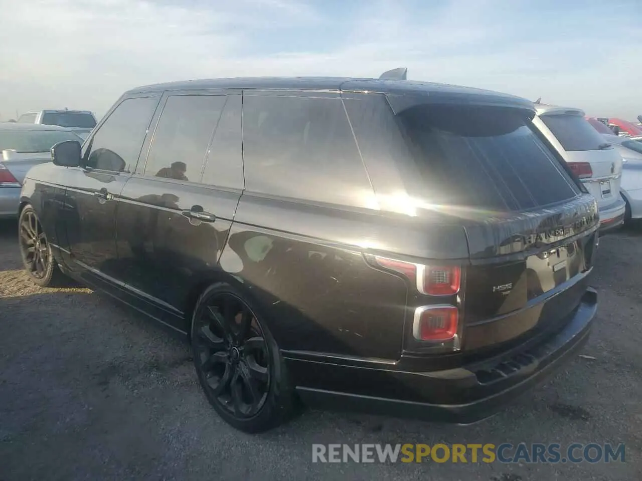 2 fotografías del automóvil dañado SALGS2SE2MA449878 LAND ROVER RANGEROVER 2021