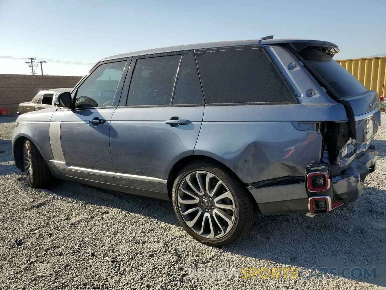 2 fotografías del automóvil dañado SALGS2SE3MA428313 LAND ROVER RANGEROVER 2021