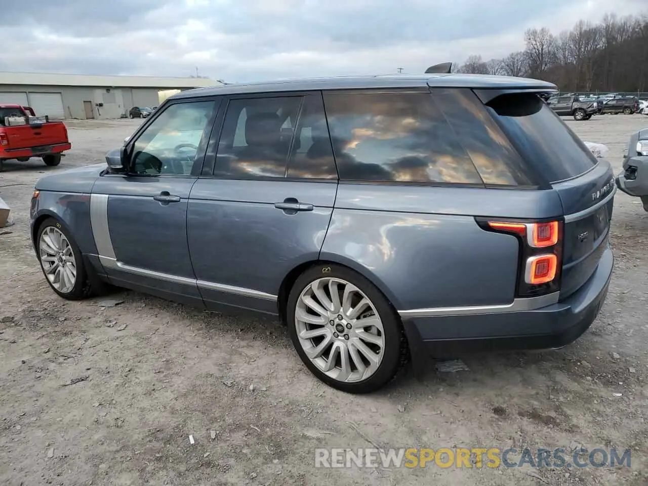 2 fotografías del automóvil dañado SALGS2SE8MA439422 LAND ROVER RANGEROVER 2021