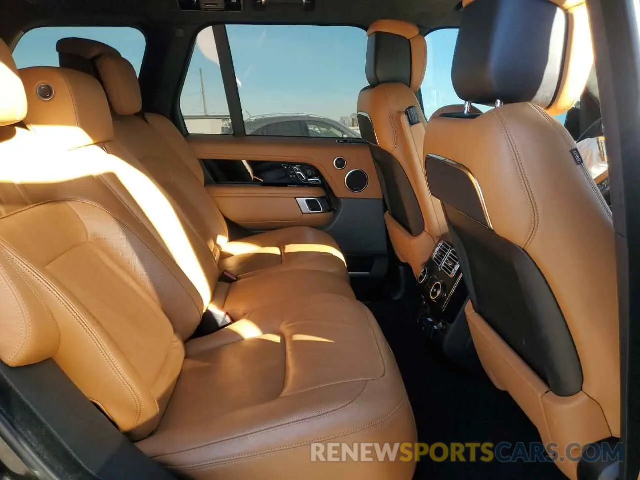 11 fotografías del automóvil dañado SALGV2SE3MA423815 LAND ROVER RANGEROVER 2021