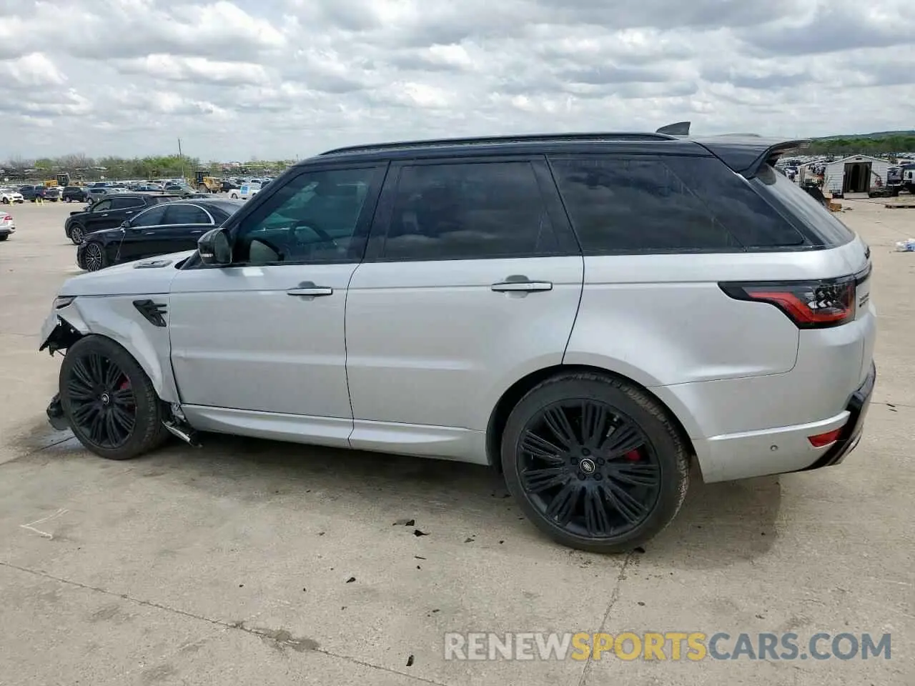2 fotografías del automóvil dañado SALWV2SE0MA765329 LAND ROVER RANGEROVER 2021