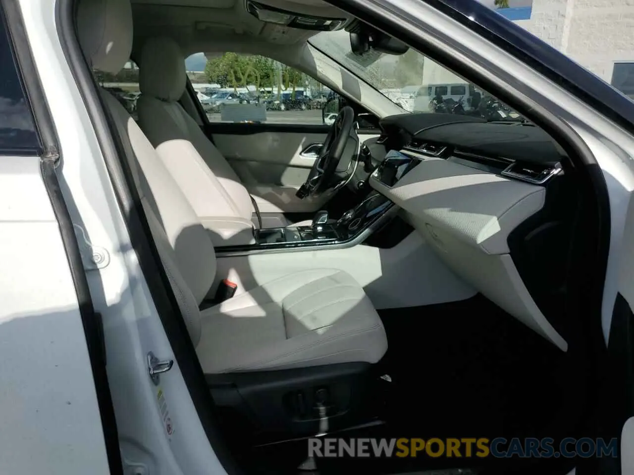 5 fotografías del automóvil dañado SALYJ2EX3MA323629 LAND ROVER RANGEROVER 2021