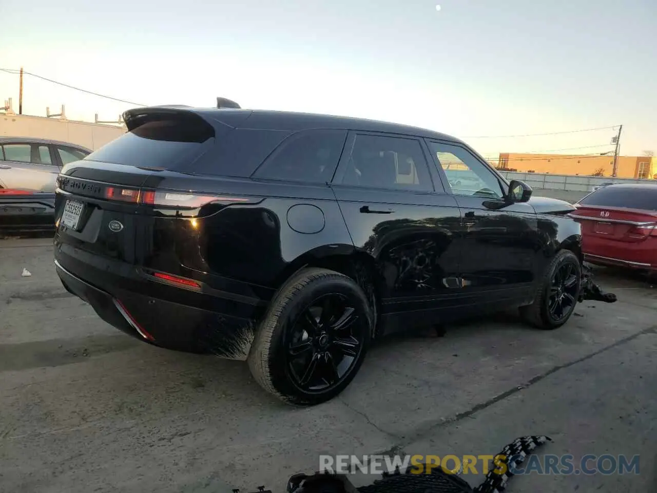 3 fotografías del automóvil dañado SALYJ2EX4MA327978 LAND ROVER RANGEROVER 2021