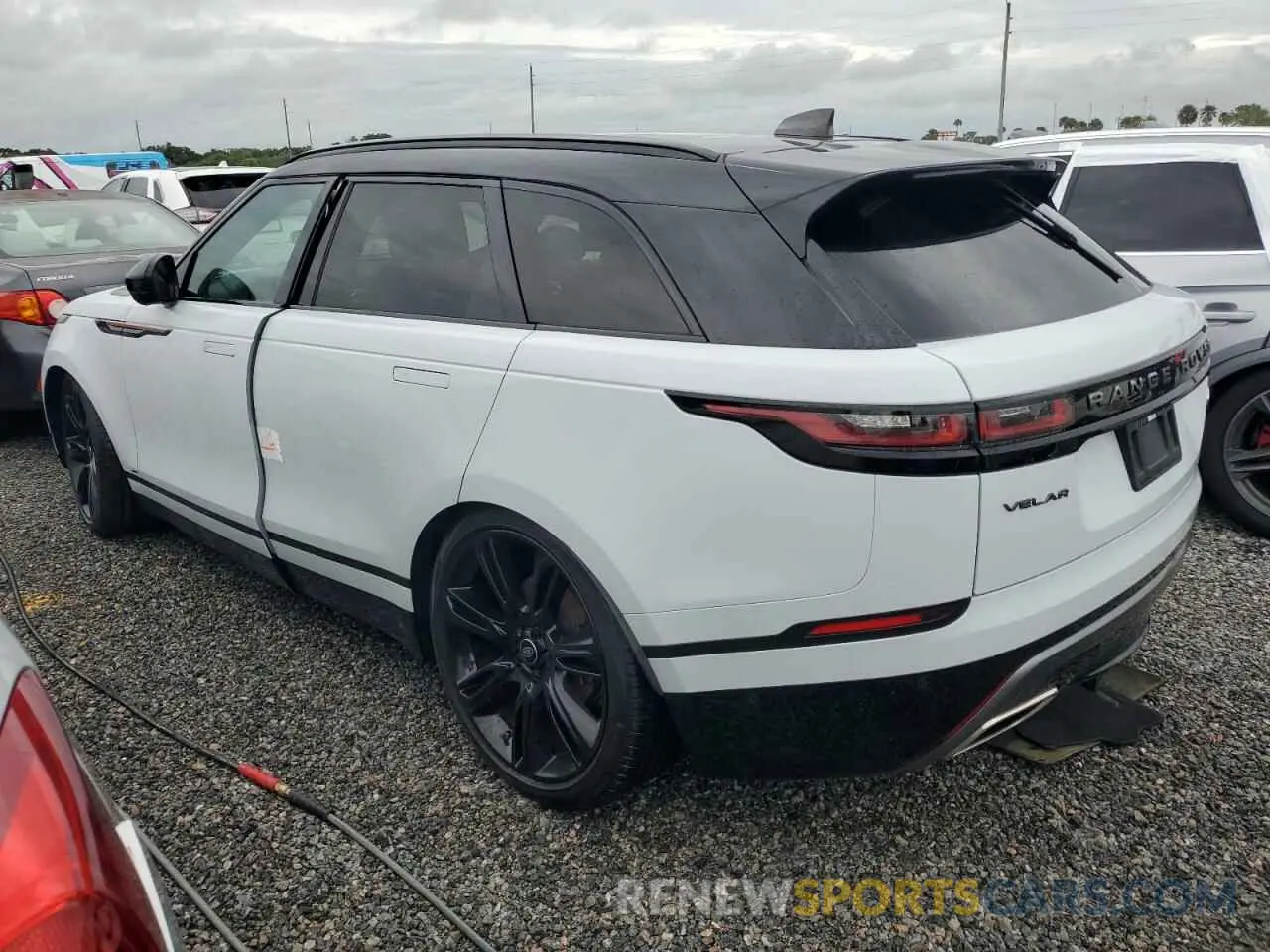 2 fotografías del automóvil dañado SALYM2FU0MA302894 LAND ROVER RANGEROVER 2021