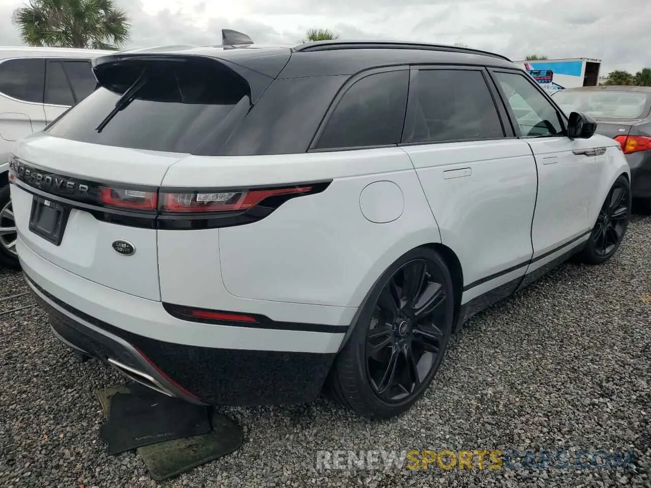 3 fotografías del automóvil dañado SALYM2FU0MA302894 LAND ROVER RANGEROVER 2021