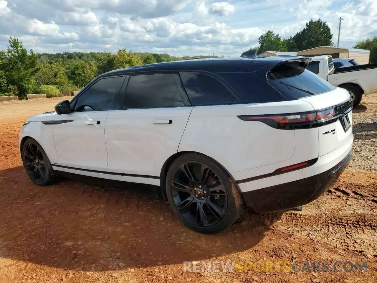 2 fotografías del automóvil dañado SALYT2EXXMA303985 LAND ROVER RANGEROVER 2021