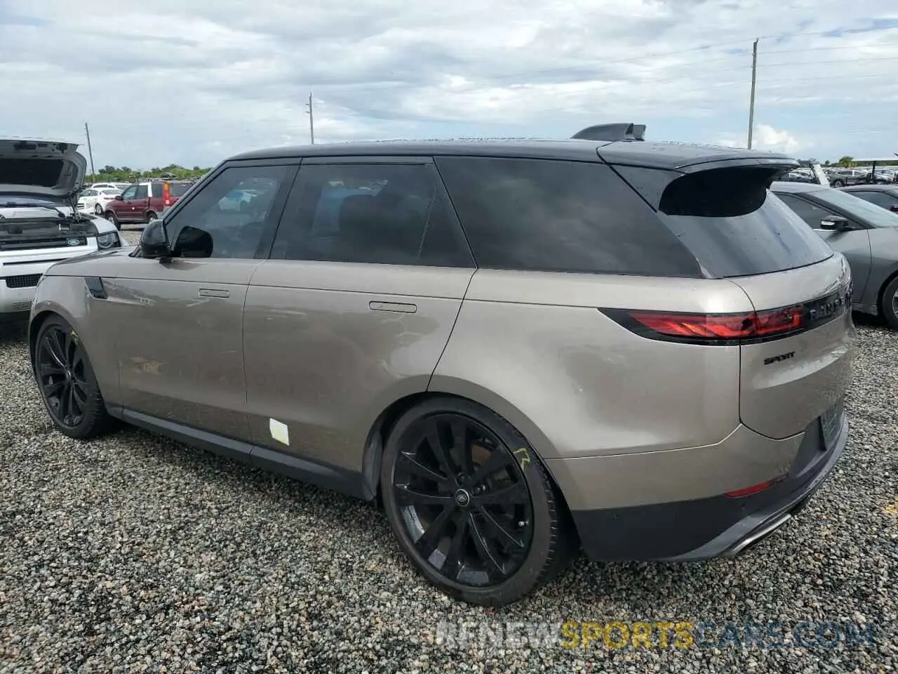 2 fotografías del automóvil dañado SAL1P9EU9PA103933 LAND ROVER RANGEROVER 2023