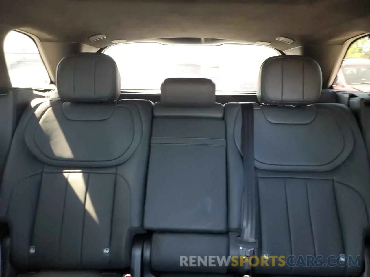 10 fotografías del automóvil dañado SAL1V9E70PA125397 LAND ROVER RANGEROVER 2023