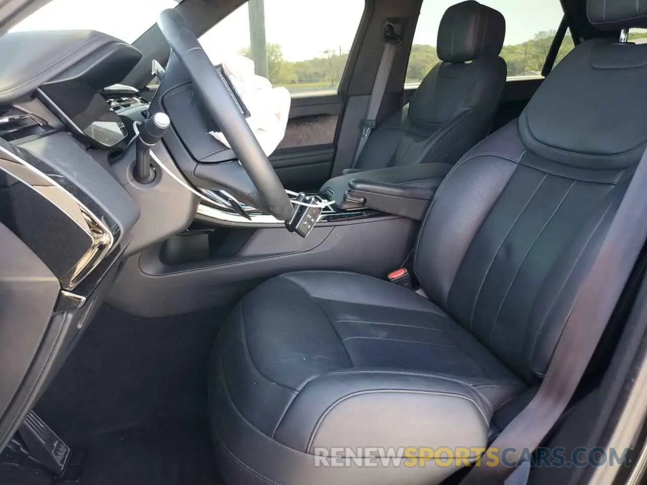 7 fotografías del automóvil dañado SAL1V9E70PA125397 LAND ROVER RANGEROVER 2023