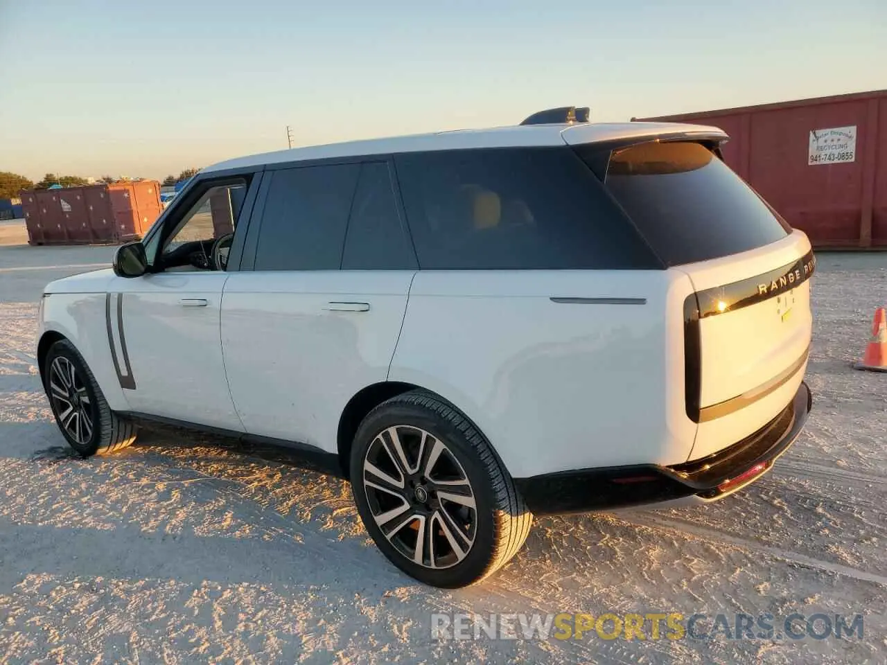 2 fotografías del automóvil dañado SALKP9E76PA034973 LAND ROVER RANGEROVER 2023