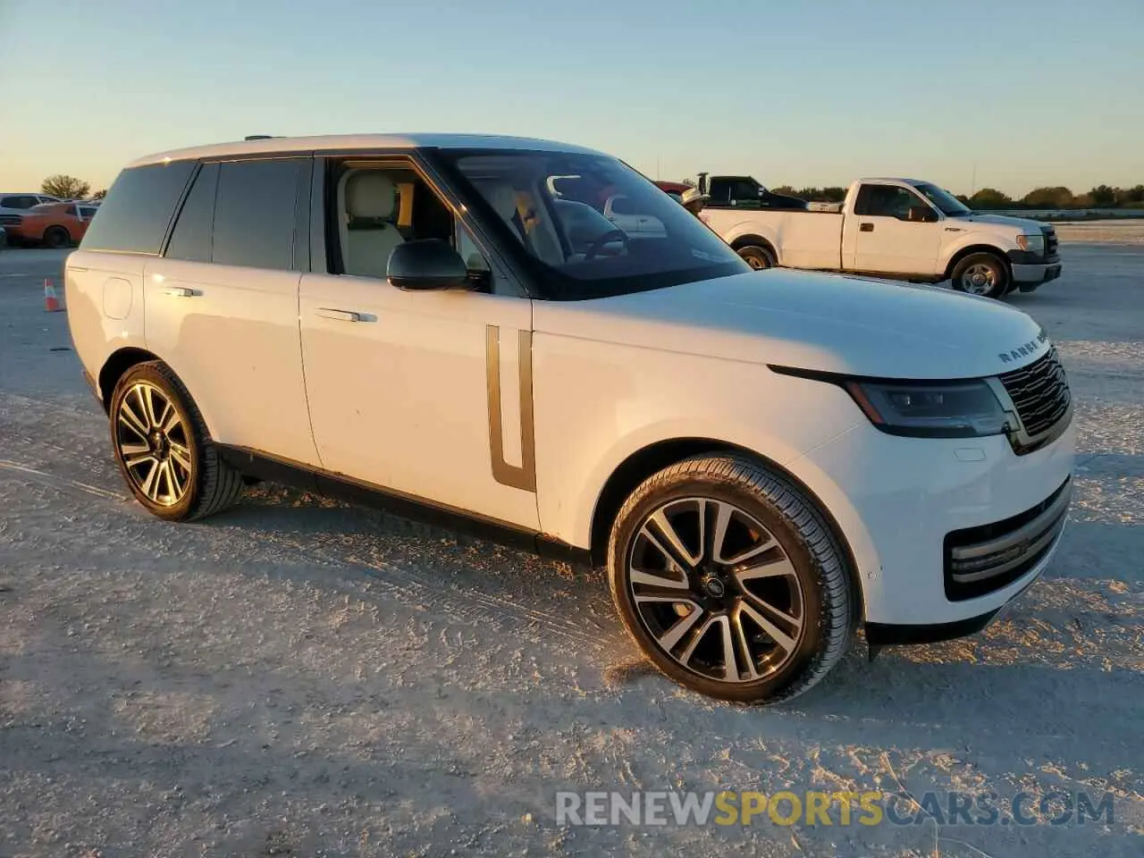 4 fotografías del automóvil dañado SALKP9E76PA034973 LAND ROVER RANGEROVER 2023