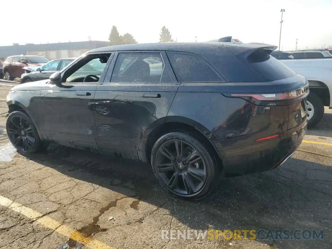 2 fotografías del automóvil dañado SALYT2EUXPA361010 LAND ROVER RANGEROVER 2023