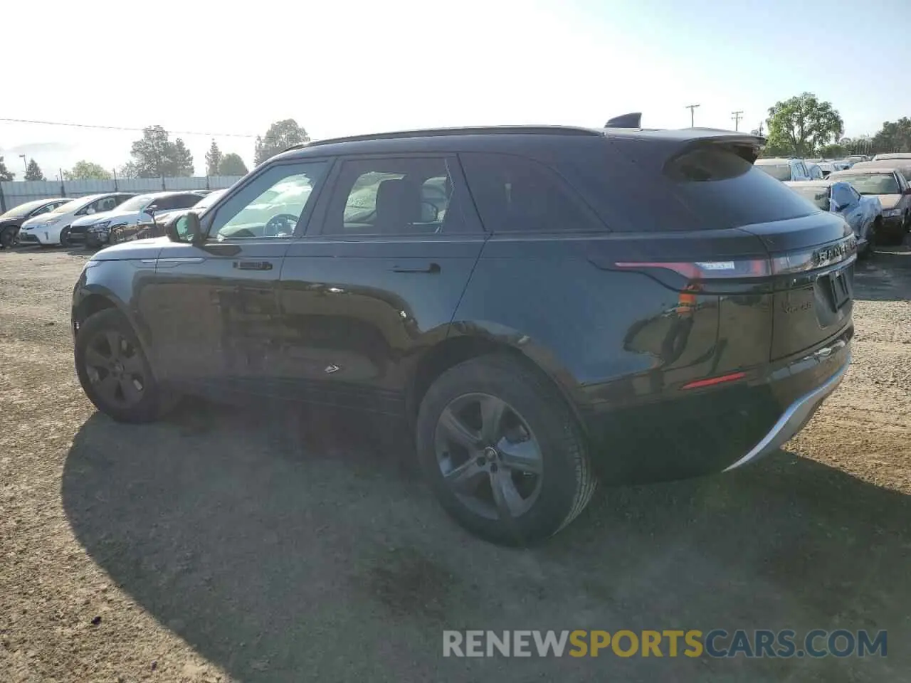 2 fotografías del automóvil dañado SALYT2EX9PA353488 LAND ROVER RANGEROVER 2023
