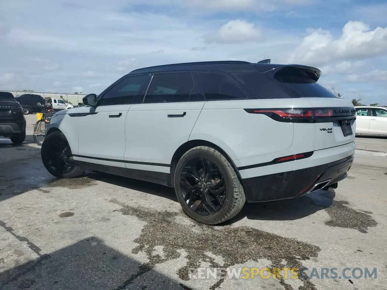 2 fotografías del automóvil dañado SALYV2FU4PA363053 LAND ROVER RANGEROVER 2023