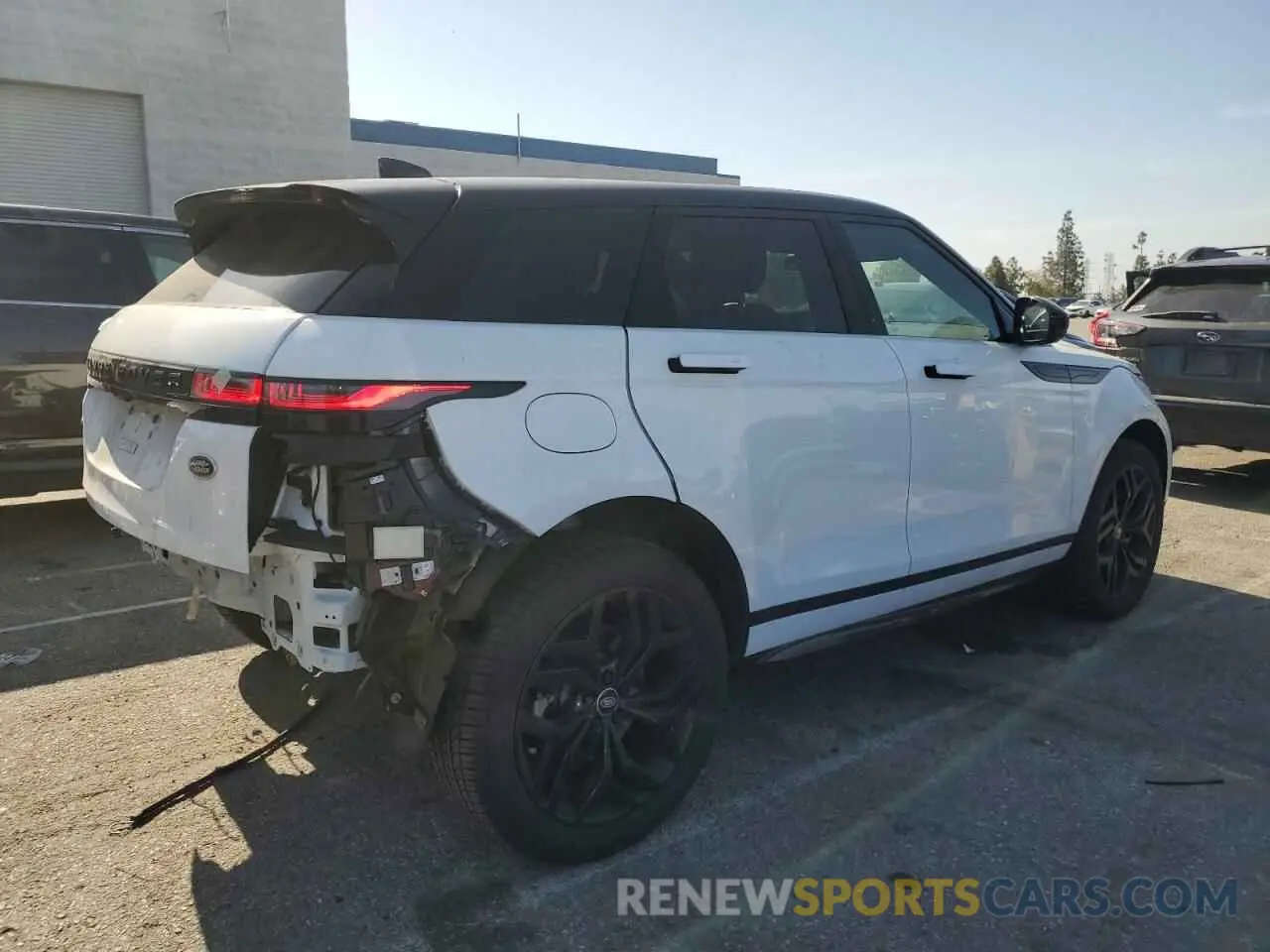 3 fotografías del automóvil dañado SALZT2FX8PH198832 LAND ROVER RANGEROVER 2023
