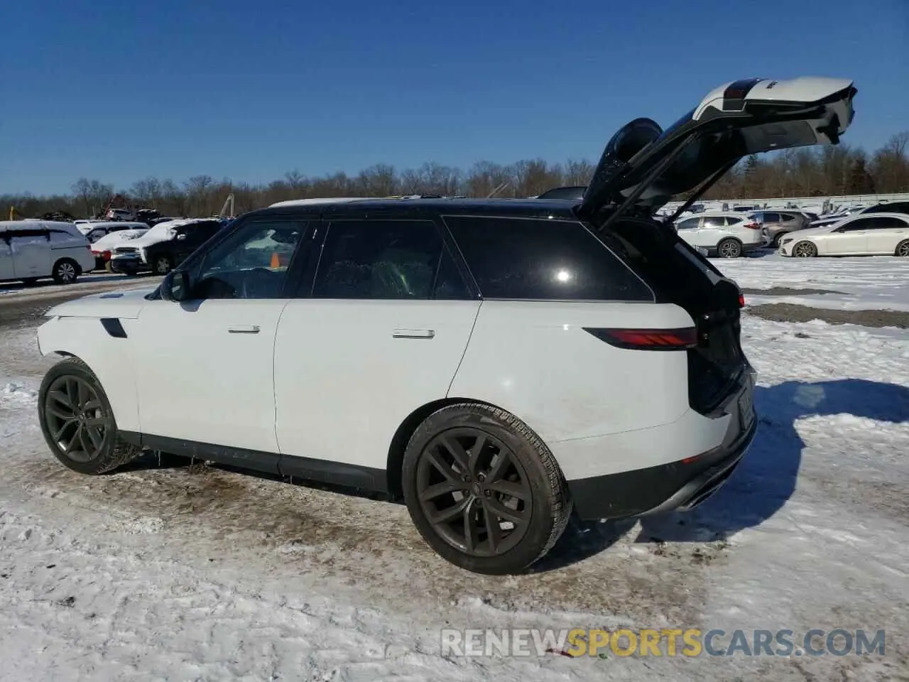 2 fotografías del automóvil dañado SAL1P9EU2RA407432 LAND ROVER RANGEROVER 2024