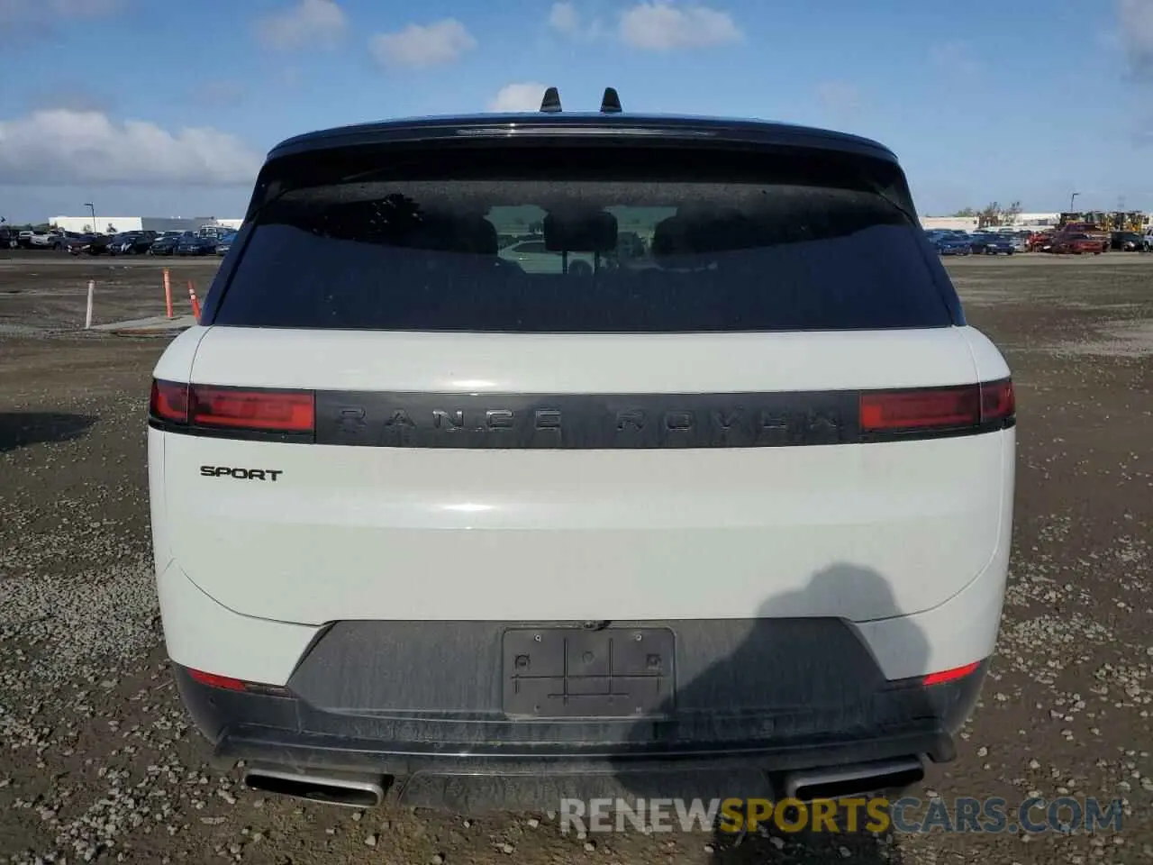 6 fotografías del automóvil dañado SAL1P9EU9RA159907 LAND ROVER RANGEROVER 2024