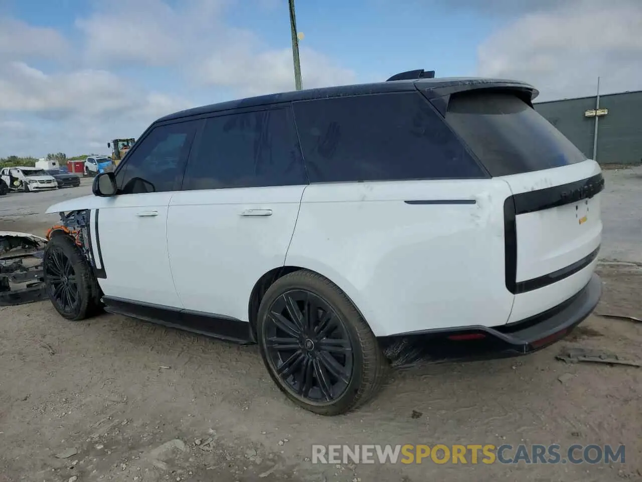 2 fotografías del automóvil dañado SALK19E98RA219404 LAND ROVER RANGEROVER 2024