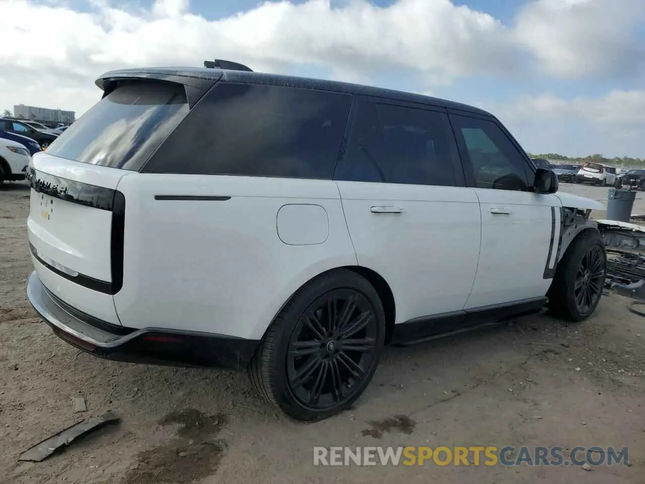3 fotografías del automóvil dañado SALK19E98RA219404 LAND ROVER RANGEROVER 2024