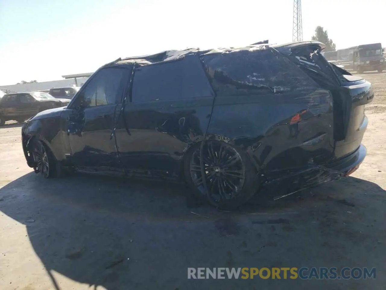 2 fotografías del automóvil dañado SALK1BE97RA210345 LAND ROVER RANGEROVER 2024