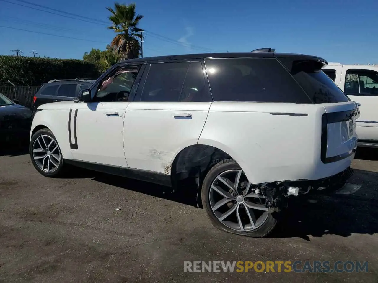 2 fotografías del automóvil dañado SALKP9FU4RA098694 LAND ROVER RANGEROVER 2024