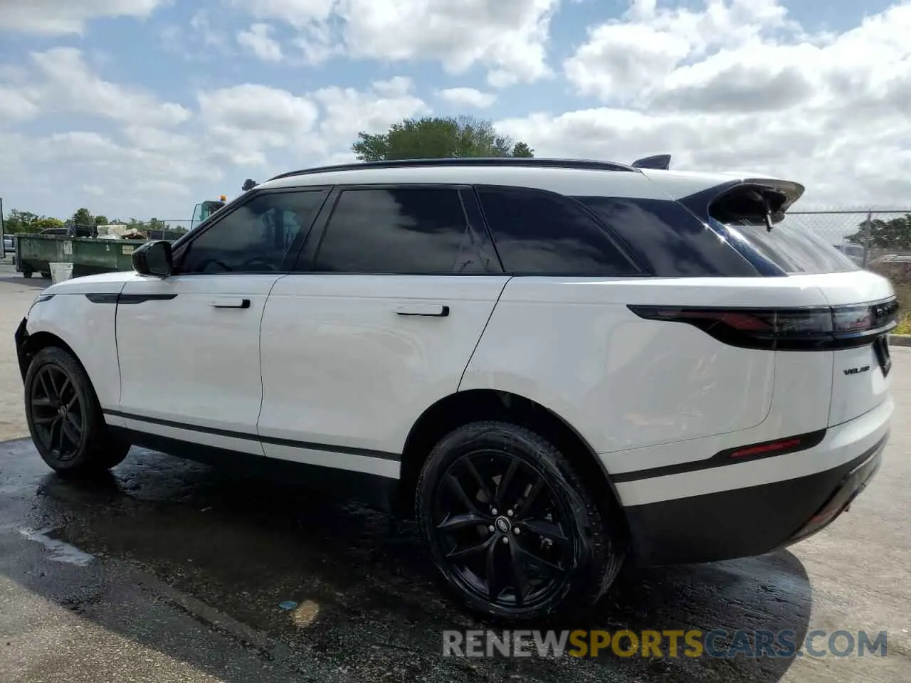 2 fotografías del automóvil dañado SALYJ2EX2RA386180 LAND ROVER RANGEROVER 2024