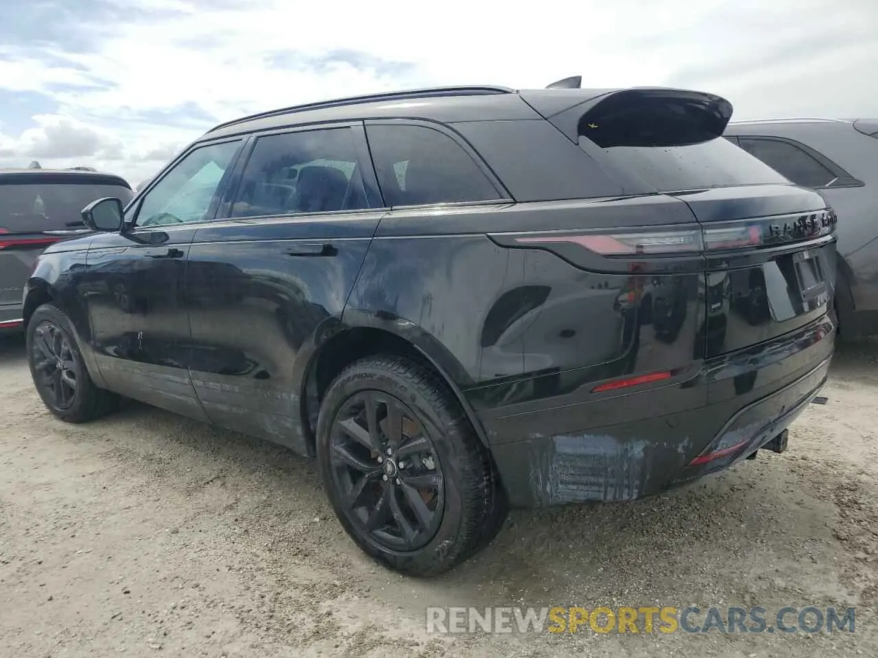 2 fotografías del automóvil dañado SALYJ2EX4RA385399 LAND ROVER RANGEROVER 2024