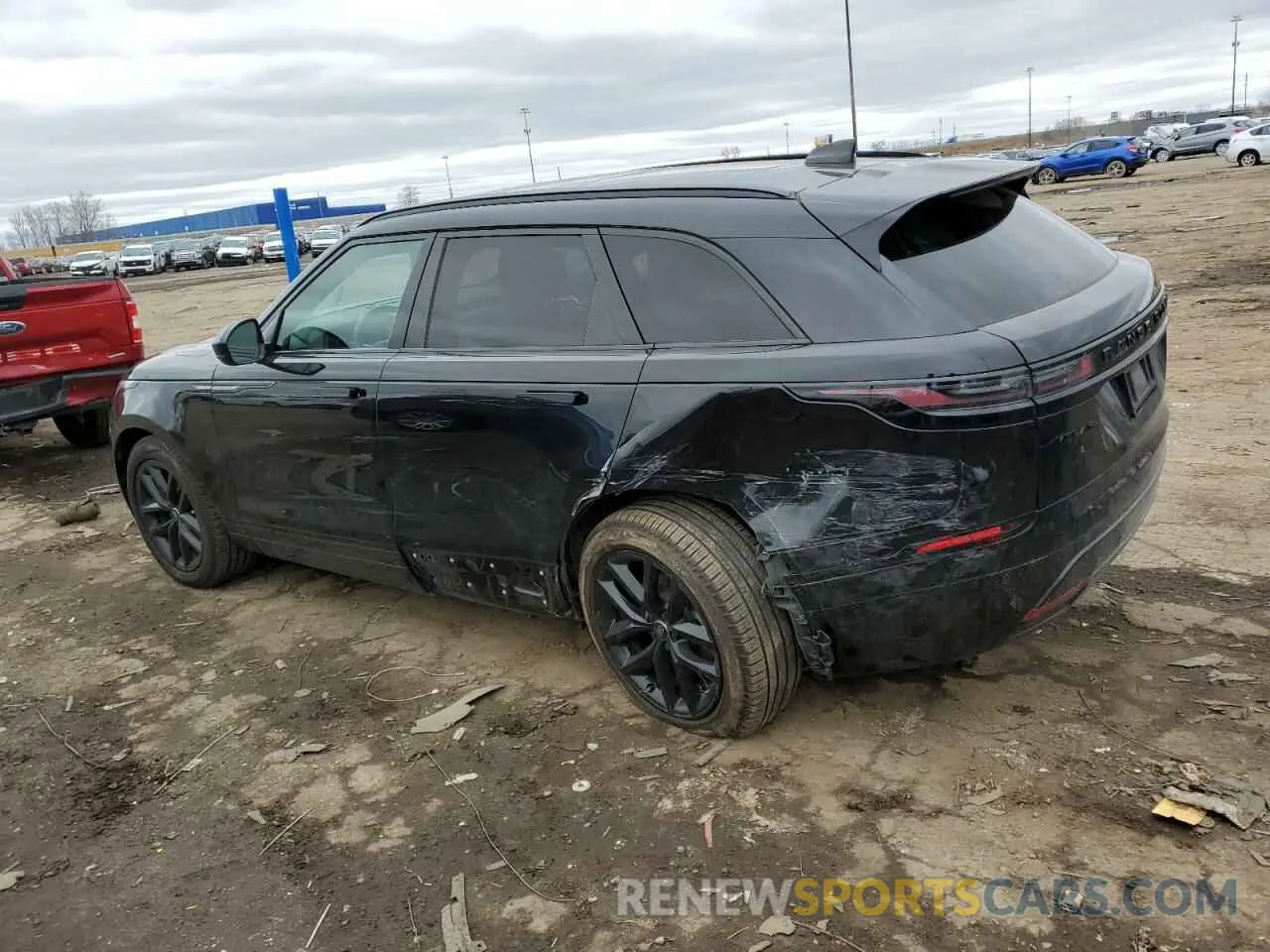 2 fotografías del automóvil dañado SALYL2EX8RA377459 LAND ROVER RANGEROVER 2024