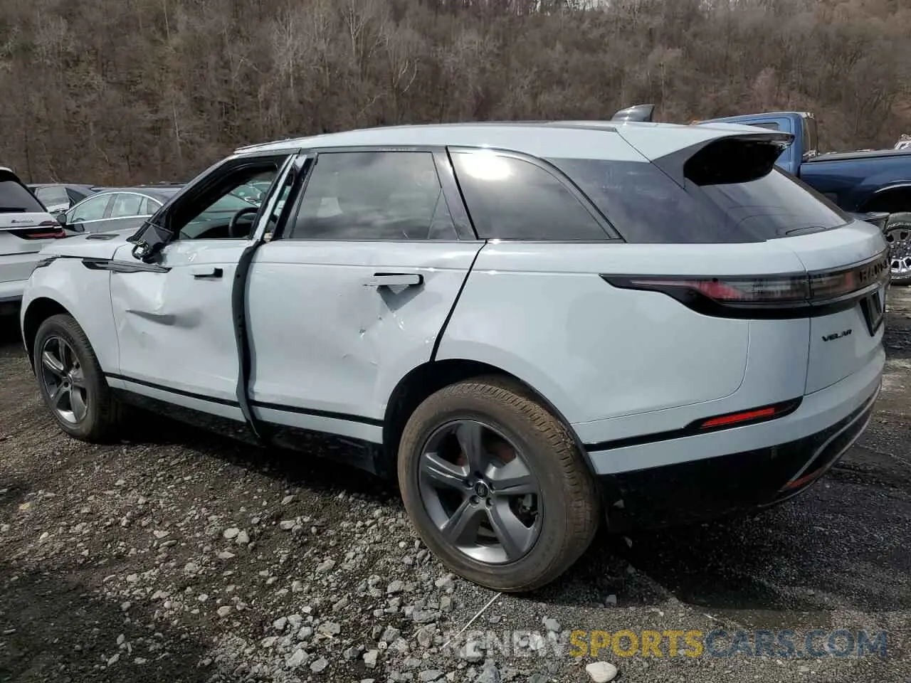 2 fotografías del automóvil dañado SALYL2EX9SA809949 LAND ROVER RANGEROVER 2025