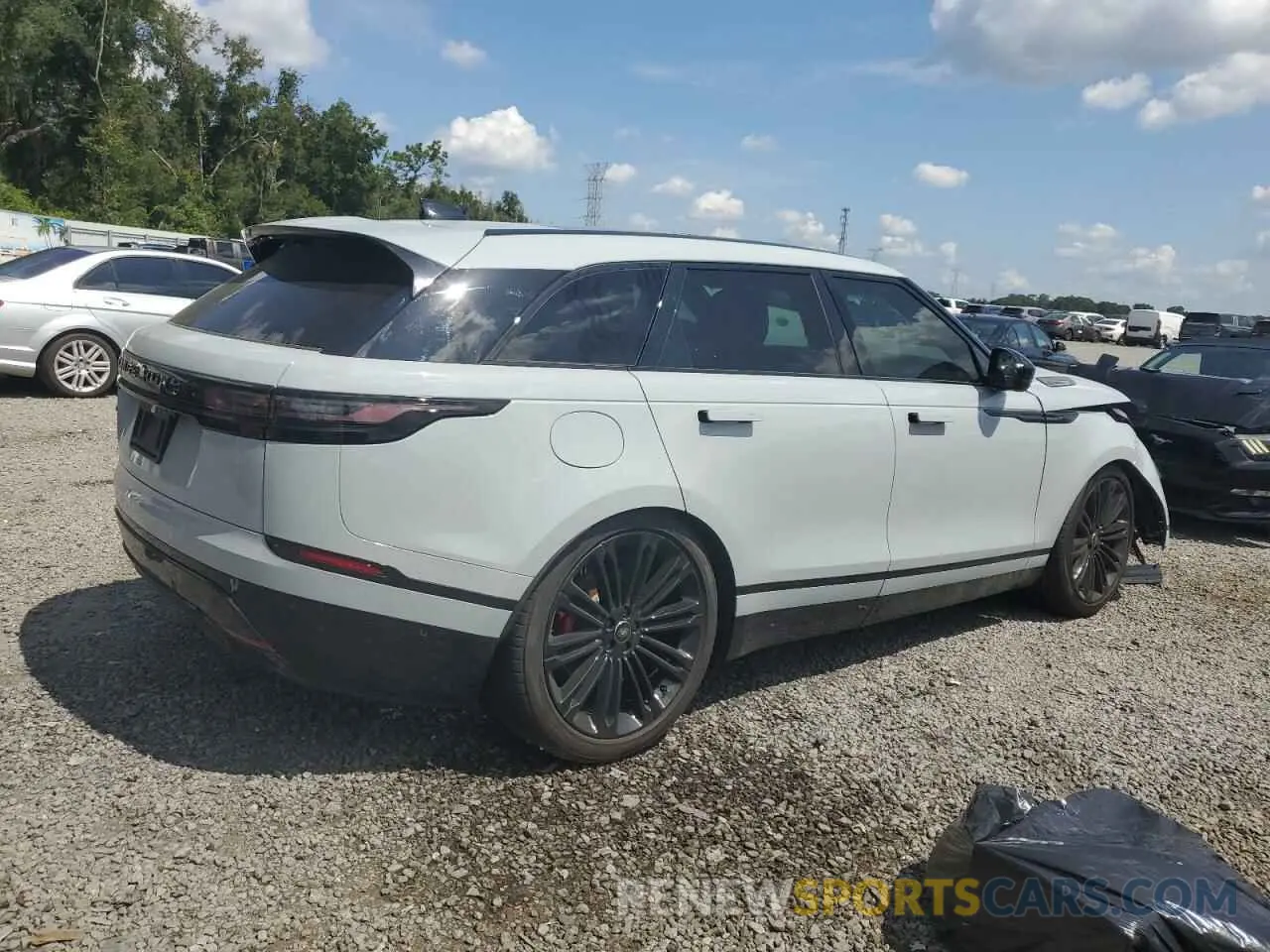 3 fotografías del automóvil dañado SALYL2EXXSA393426 LAND ROVER RANGEROVER 2025