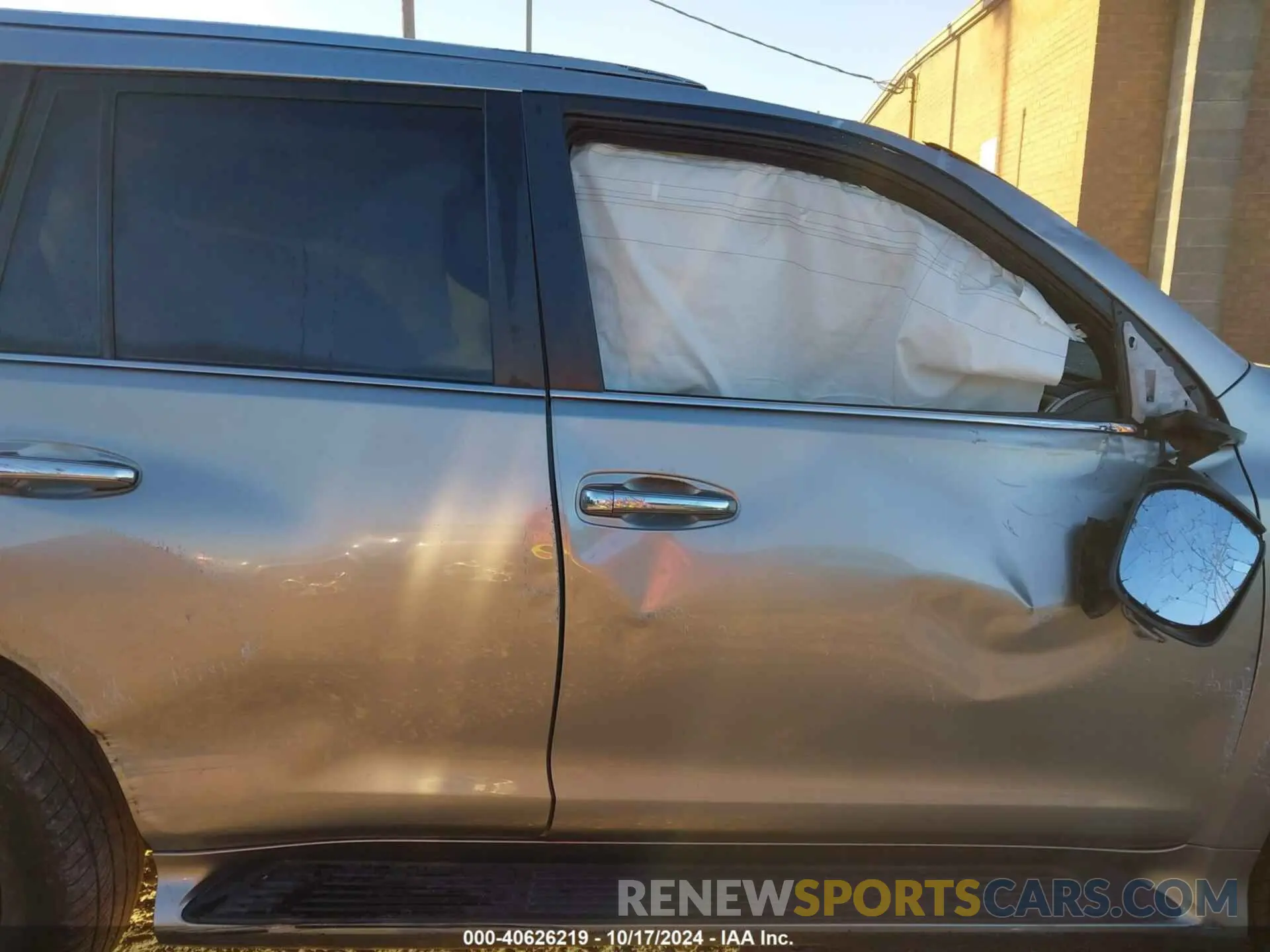 12 fotografías del automóvil dañado JTJAM7BX7L5256328 LEXUS 460 2020