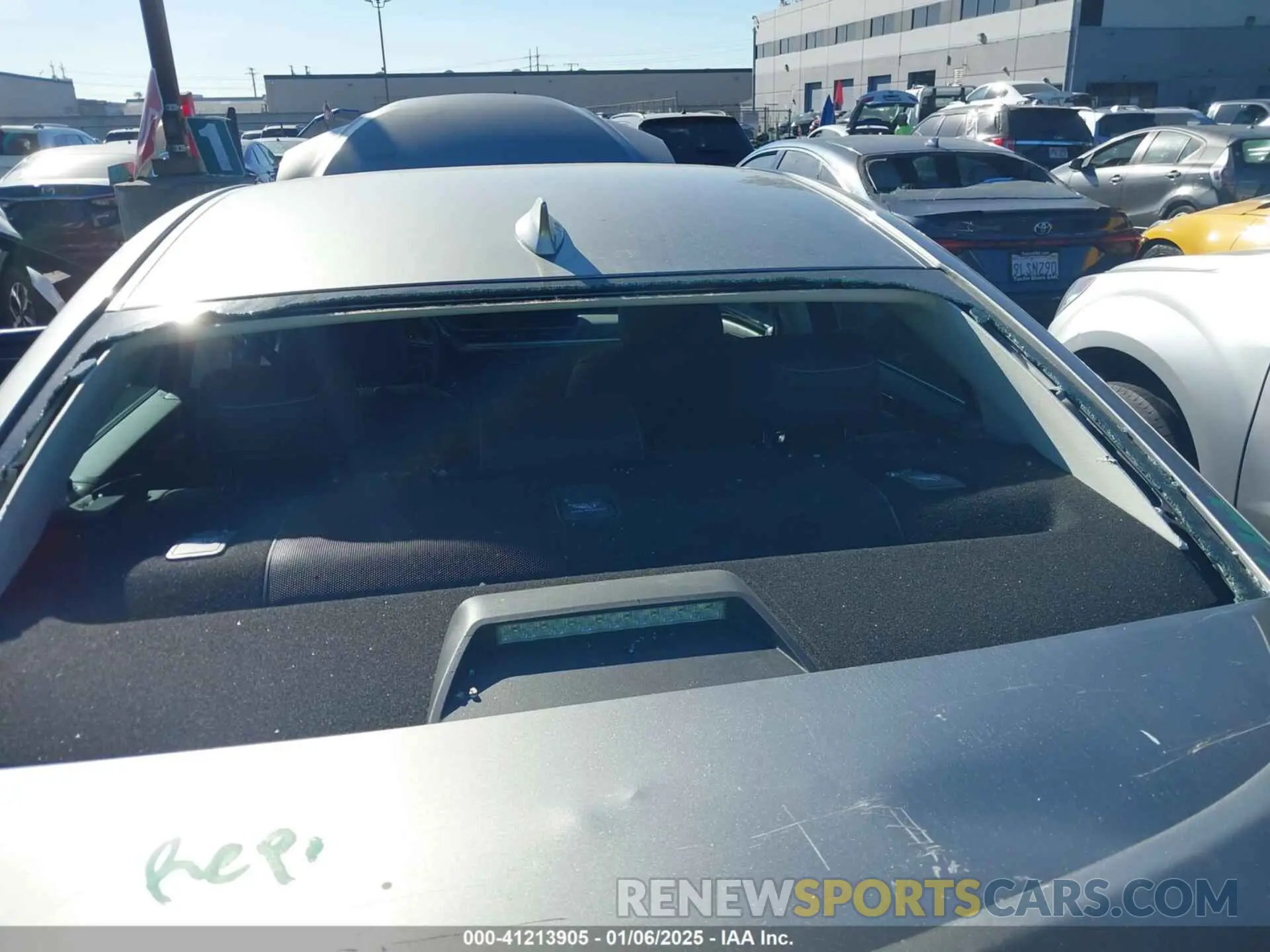 18 fotografías del automóvil dañado 58AB21B13KU001514 LEXUS ES 2019