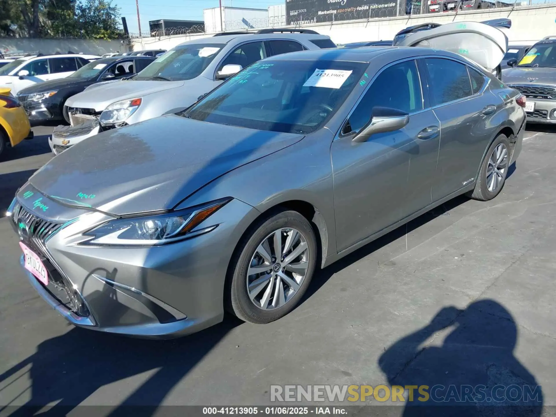 2 fotografías del automóvil dañado 58AB21B13KU001514 LEXUS ES 2019