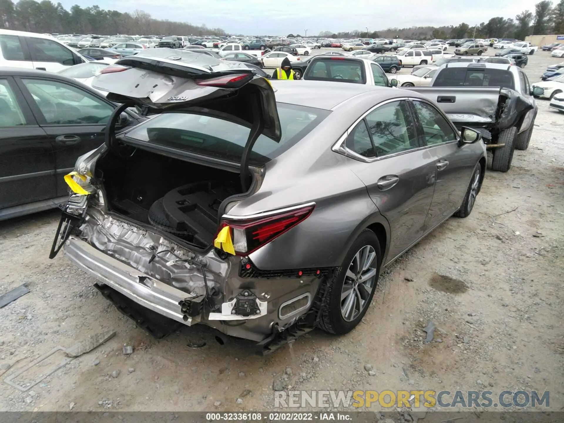 4 fotografías del automóvil dañado 58ABZ1B10KU021375 LEXUS ES 2019