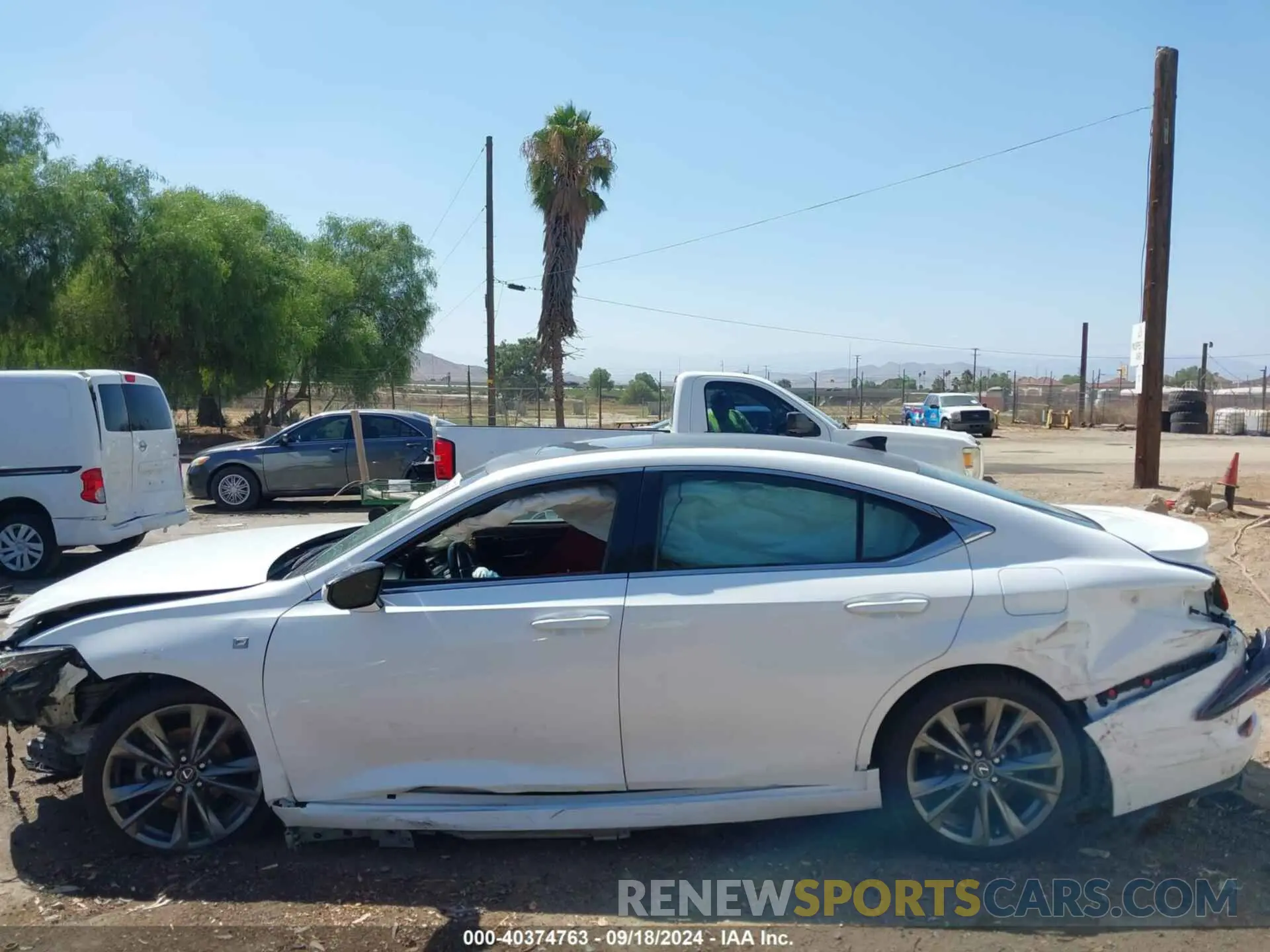 14 fotografías del automóvil dañado 58ABZ1B15KU005821 LEXUS ES 2019