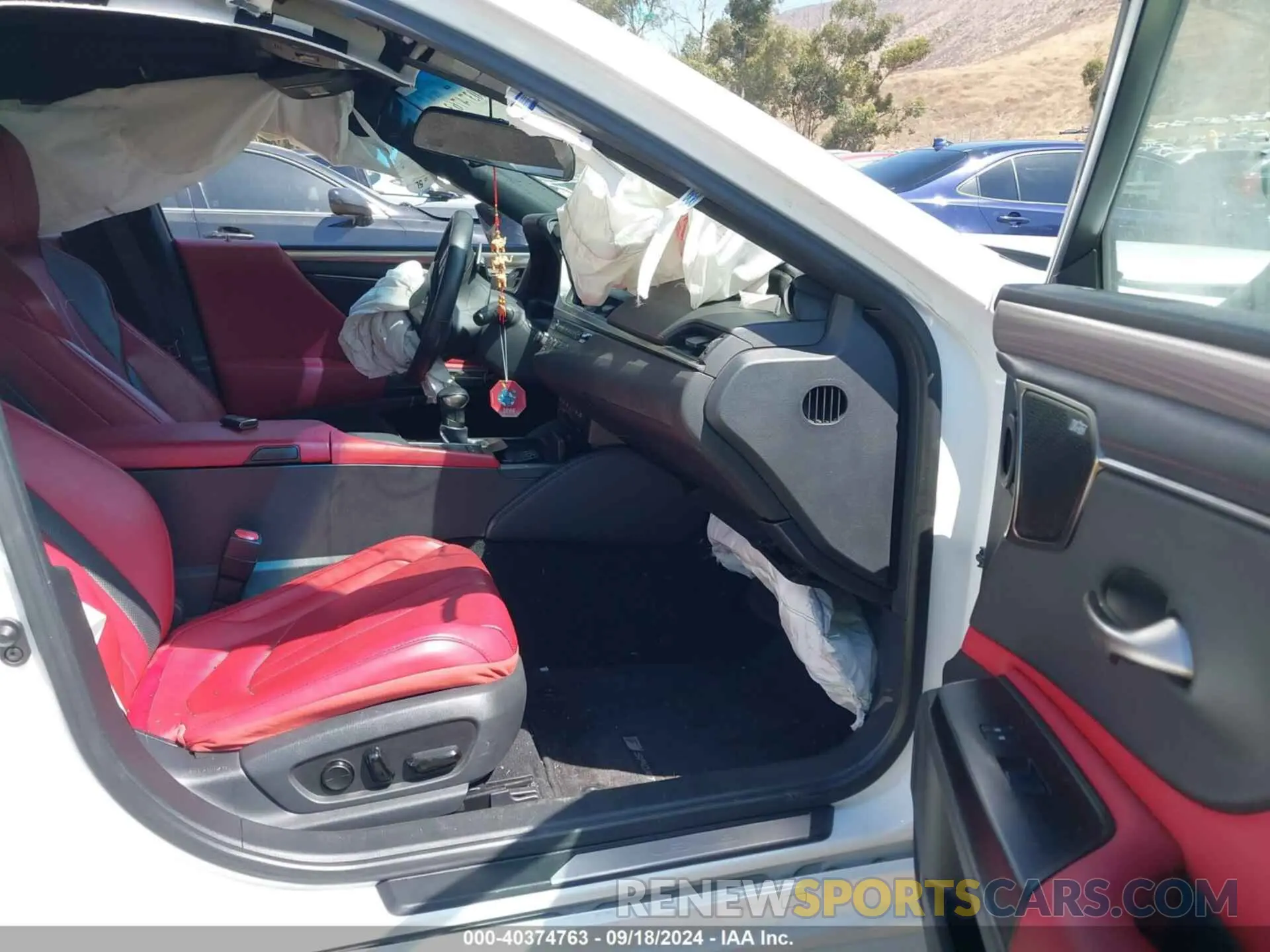 5 fotografías del automóvil dañado 58ABZ1B15KU005821 LEXUS ES 2019