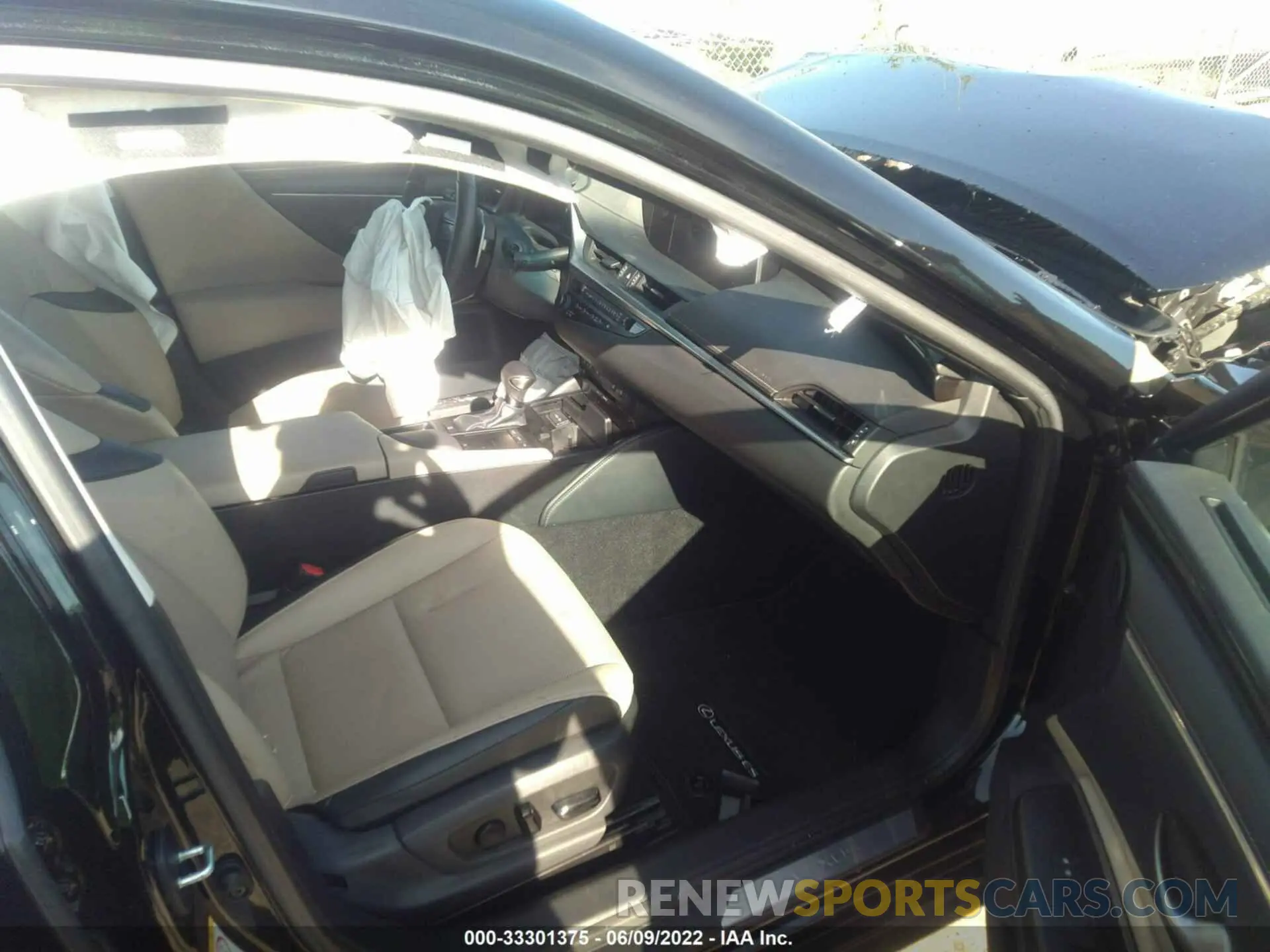 5 fotografías del automóvil dañado 58ABZ1B16KU013281 LEXUS ES 2019