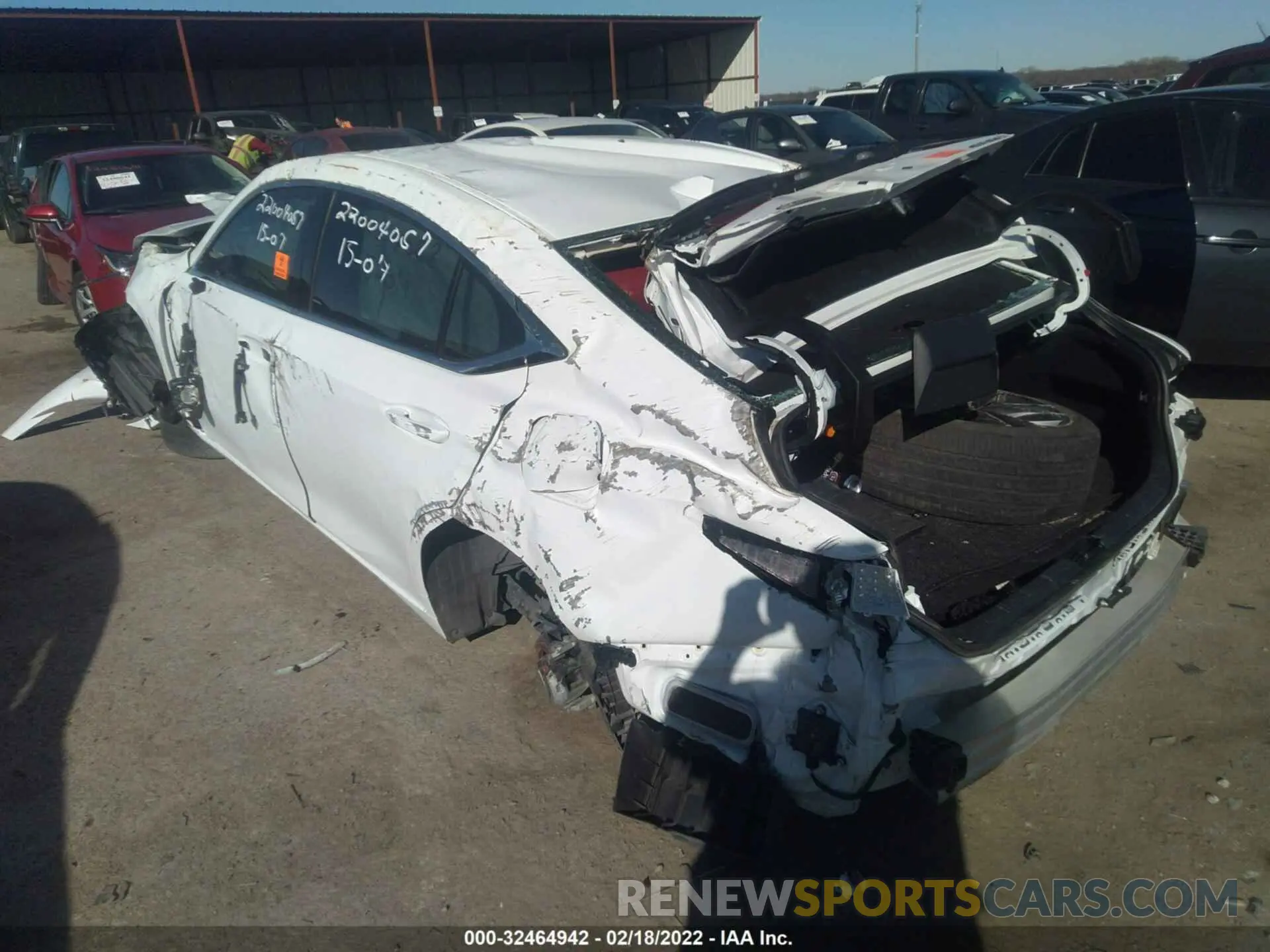 3 fotografías del automóvil dañado 58ABZ1B16KU025169 LEXUS ES 2019