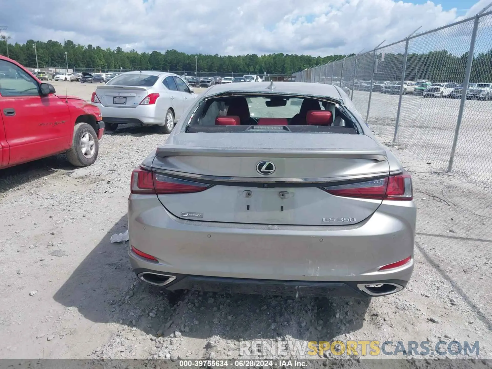 15 fotografías del automóvil dañado 58ABZ1B18KU028820 LEXUS ES 2019