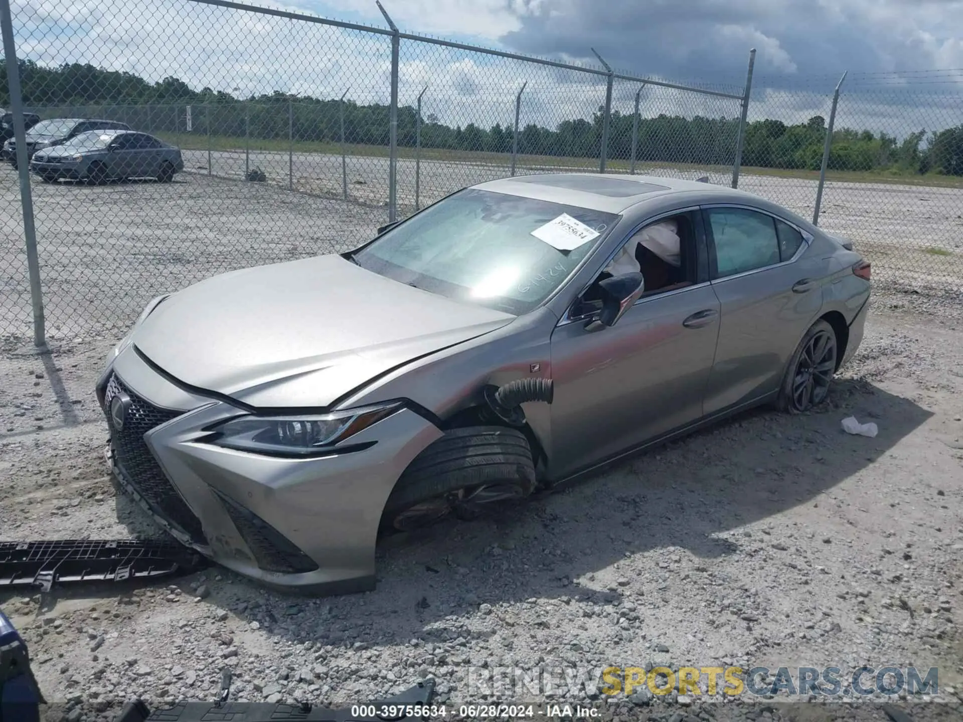 2 fotografías del automóvil dañado 58ABZ1B18KU028820 LEXUS ES 2019