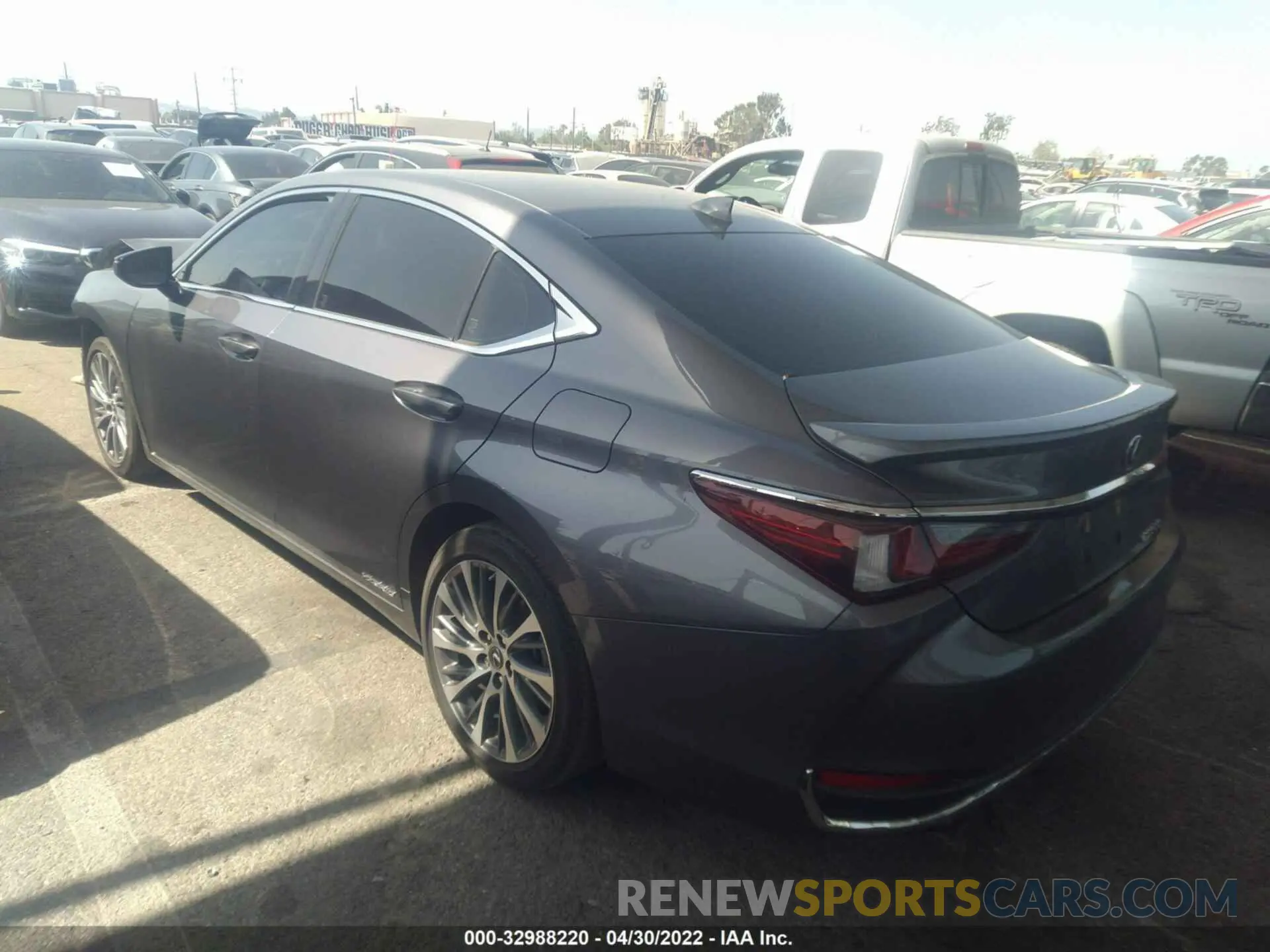 3 fotografías del automóvil dañado JTHB21B14K2035645 LEXUS ES 2019