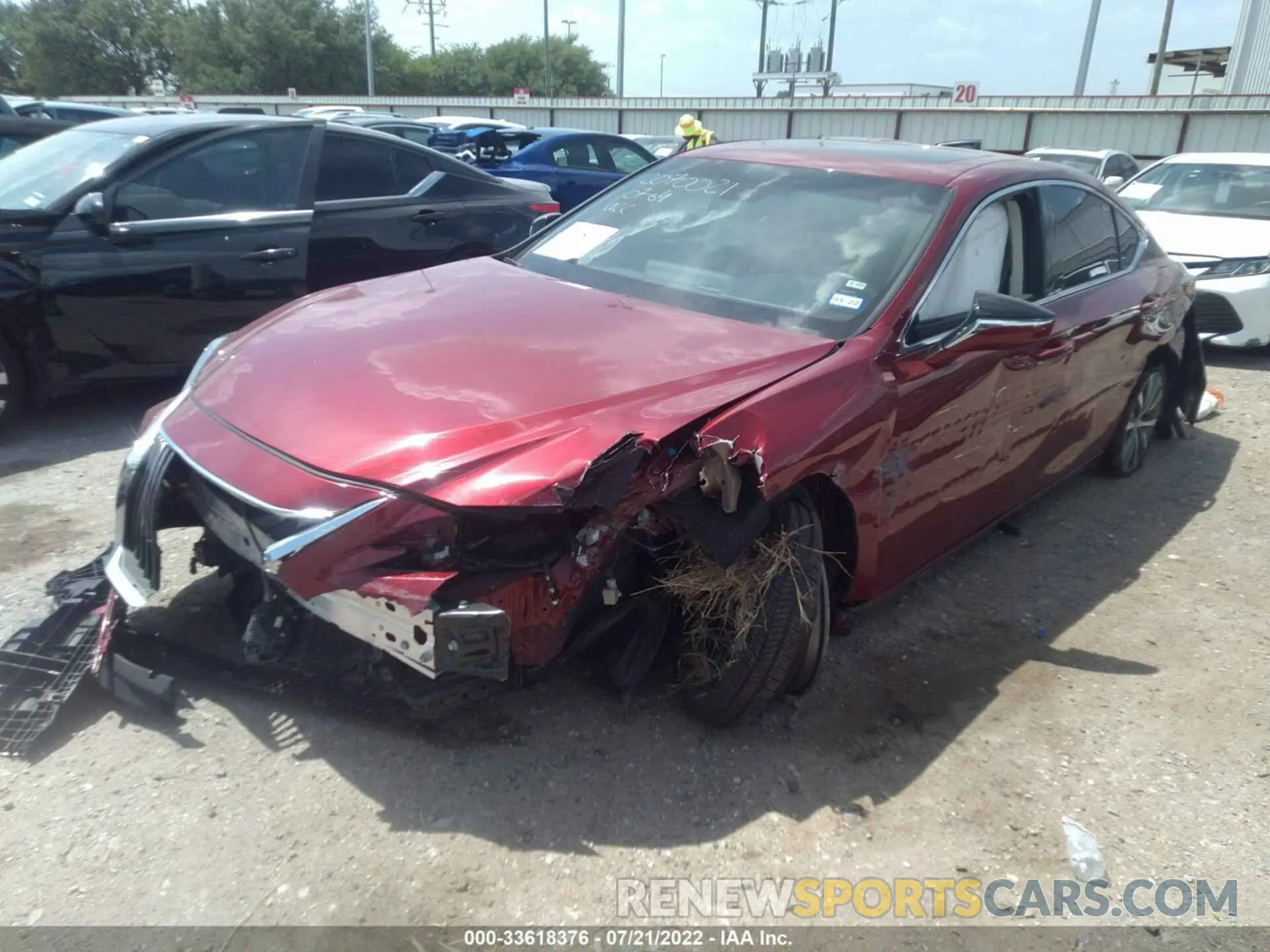 2 fotografías del automóvil dañado 58ACZ1B19LU071858 LEXUS ES 2020