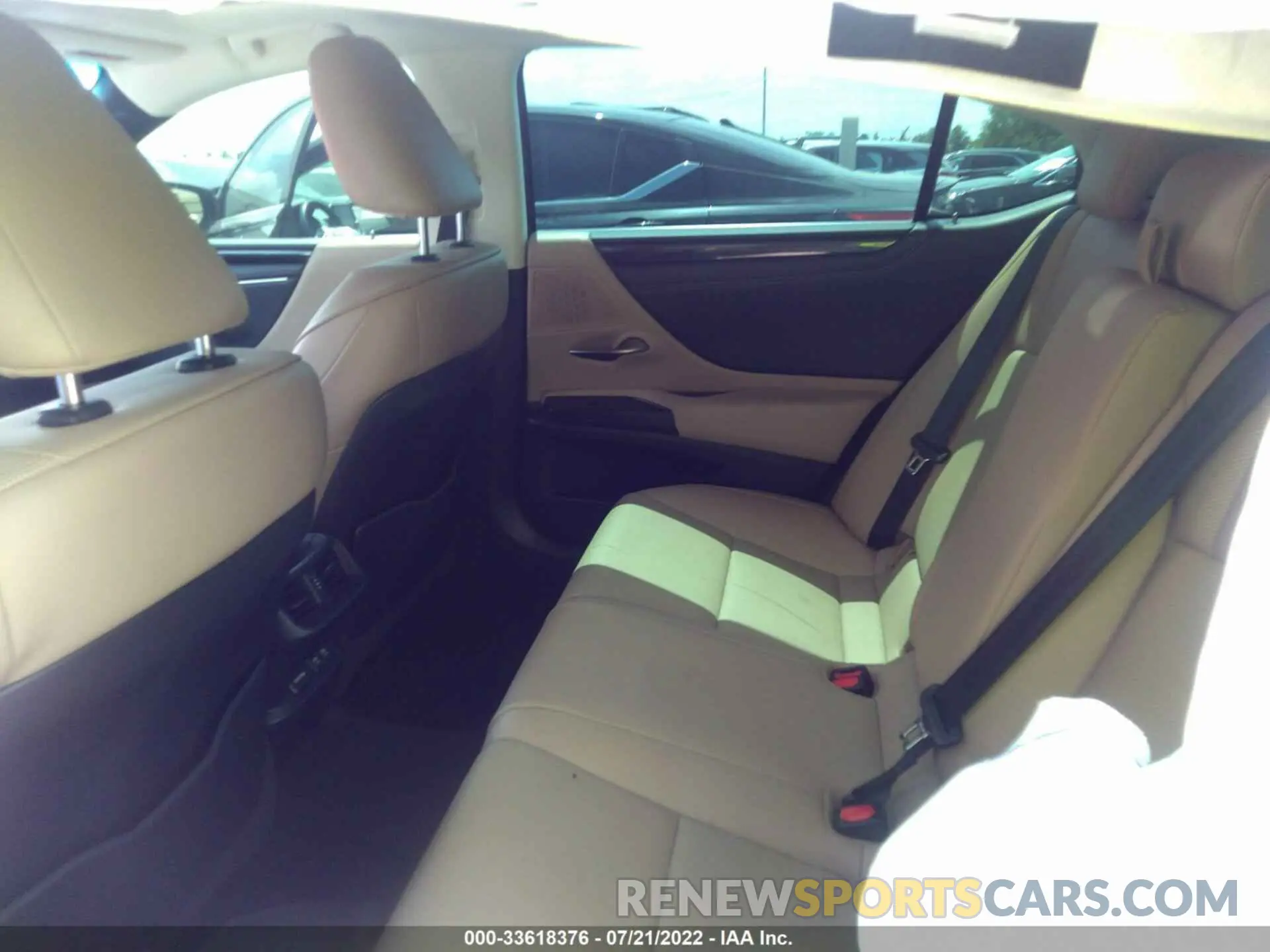 8 fotografías del automóvil dañado 58ACZ1B19LU071858 LEXUS ES 2020